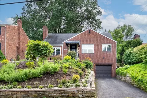 424 Carnegie Dr, Pittsburgh, PA 15243
