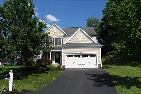 4019 Winterberry Ct, Canonsburg, PA 15317