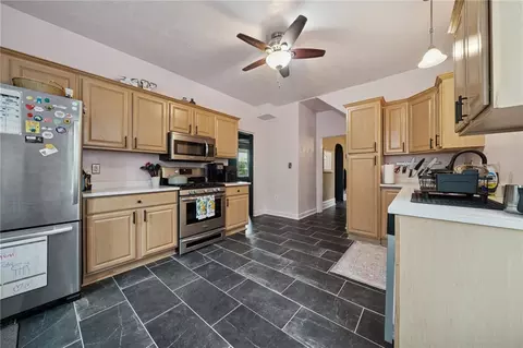 56 1st St, Irwin, PA 15642 photo 8