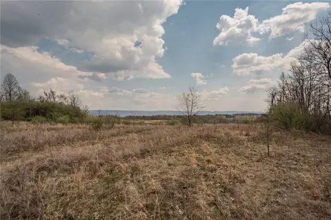 205 Pine View Dr, Smithfield, PA 15478