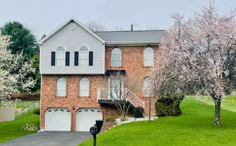 304 N Battery Dr, Mcdonald, PA 15057