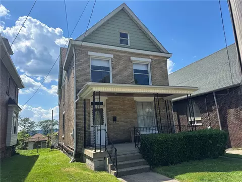 626 Fruit Ave, Farrell, PA 16121
