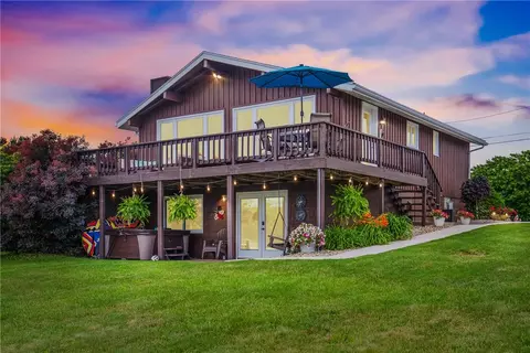 494 Mohawk Cir, Stoystown, PA 15563