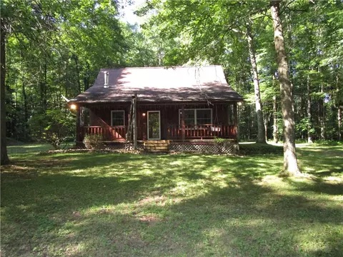 246 Morrissey Adams Rd, Marienville, PA 16239