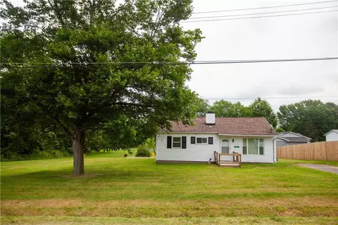 406 Avalon Dr, New Castle, PA 16101