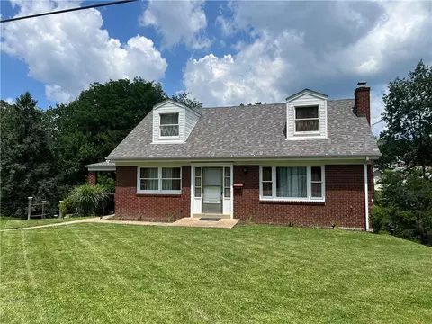 11911 North St, Irwin, PA 15642