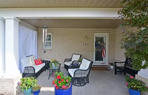 410 Duke Ct, Gibsonia, PA 15044