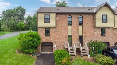 5045 Fountainwood Dr, Gibsonia, PA 15044