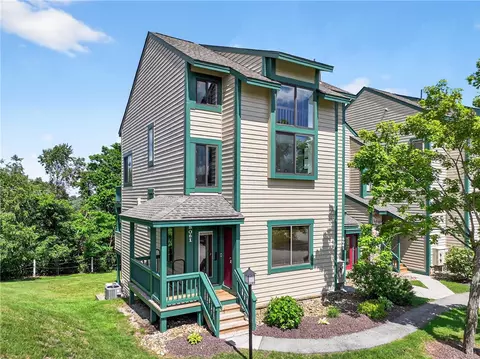 8061 Meadowridge Dr, Champion, PA 15622