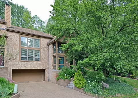 110 Millstone Ln, Pittsburgh, PA 15238