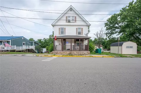701 E 1st Ave, Derry, PA 15627