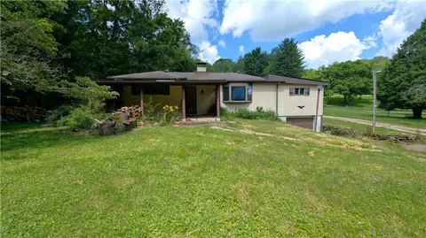 89 Rankin Rd, Farmington, PA 15437
