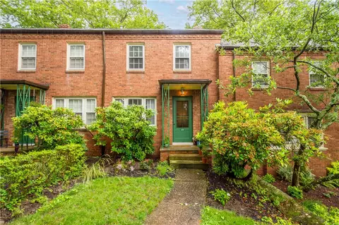 650 Pennridge Rd, Pittsburgh, PA 15211