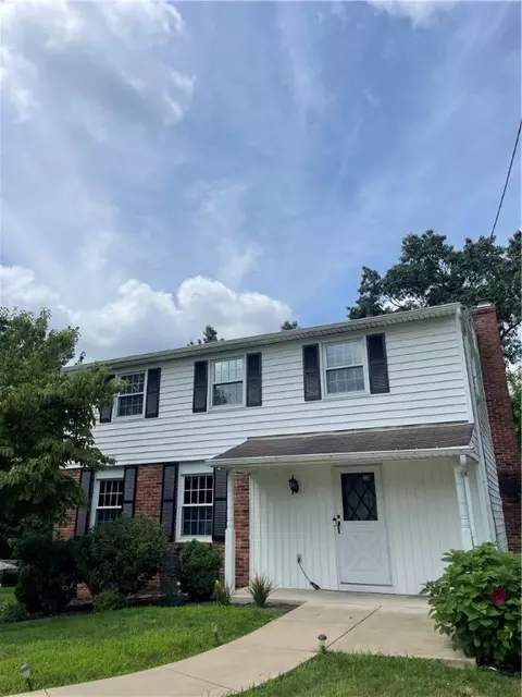 143 Carriage Hill Rd, Glenshaw, PA 15116