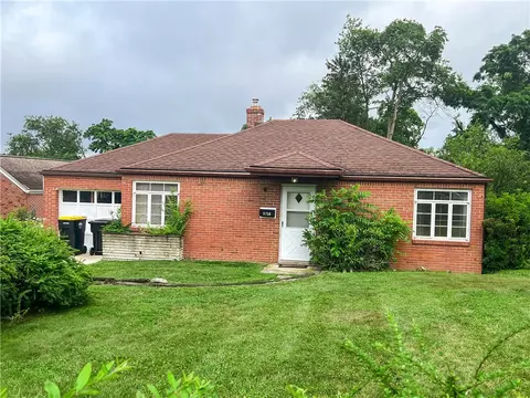 5768 Smith Dr, Bethel Park, PA 15102