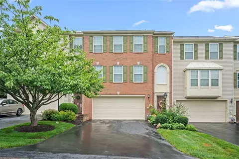 149 Kensington Dr, Pittsburgh, PA 15237