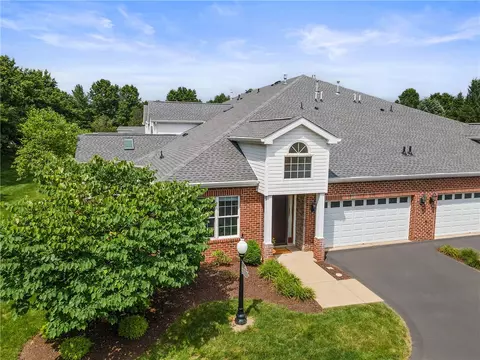 202 Providence Ct, Valencia, PA 16059