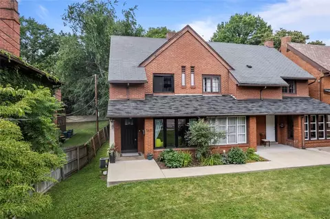 5671 Beacon St, Pittsburgh, PA 15217