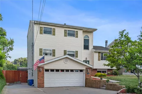 1726 Orchid St, Pittsburgh, PA 15207