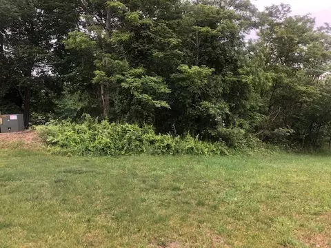 129 Ridgecrest Dr, Freeport, PA 16229