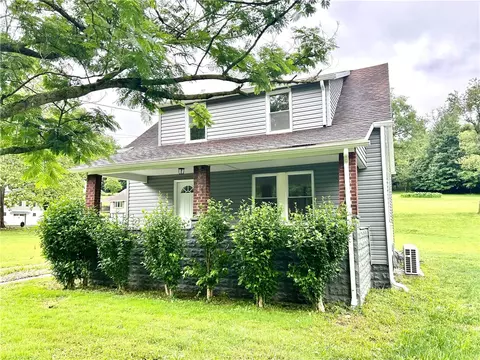 718 Breakneck Rd, Connellsville, PA 15425