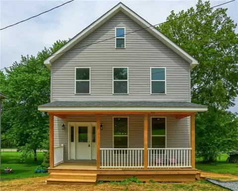 130 Center Ave, Burgettstown, PA 15021
