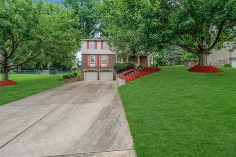 471 Diablo Dr, Pittsburgh, PA 15241