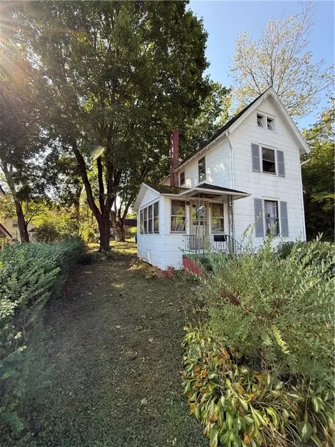 109 W Ridge Ave, Sharpsville, PA 16150