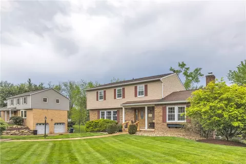 151 Carmella Dr, Irwin, PA 15642 photo 2