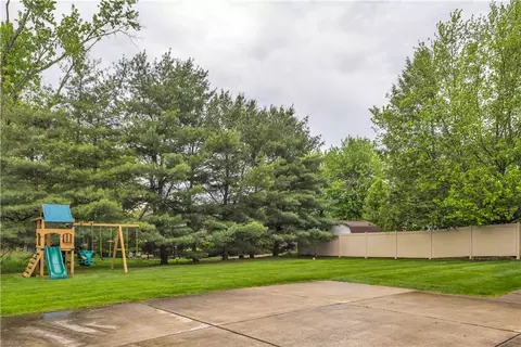 151 Carmella Dr, Irwin, PA 15642 photo 4