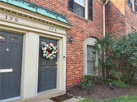 394 Newburn Dr, Pittsburgh, PA 15216