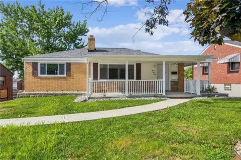 451 Charlotte Dr, Pittsburgh, PA 15236