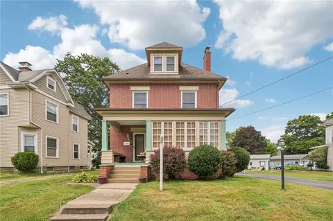 327 State St, Grove City, PA 16127