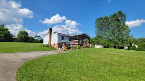 1433 W Pitt St, Jennerstown, PA 15547