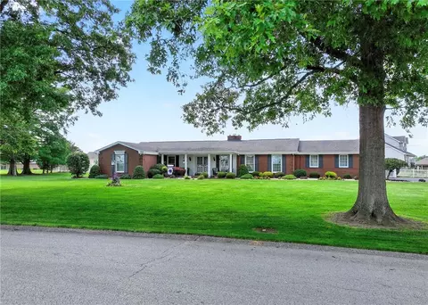566 Ridgeview Rd, Mount Pleasant, PA 15666