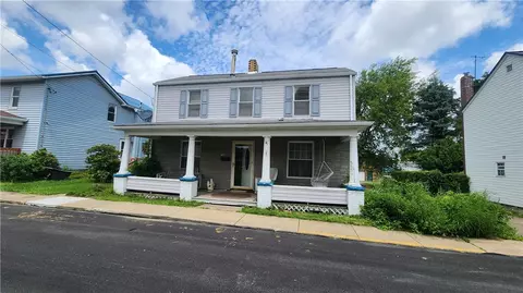 726 N 4th St, Apollo, PA 15613