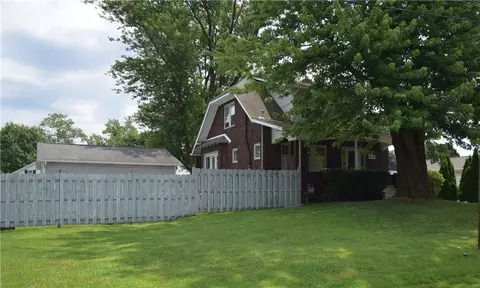 321 Hansen Ave, Ellwood City, PA 16117