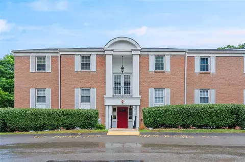 105 Camelot Dr, Pittsburgh, PA 15237
