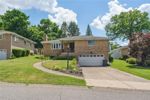 68 Cynthia Dr, Carnegie, PA 15106