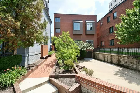 325 S Highland Ave #105, Pittsburgh, PA 15206