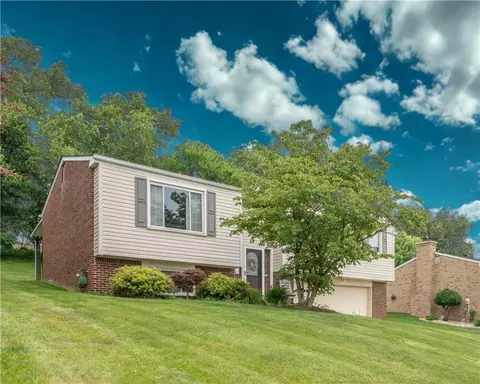 43 Dover Rd, Irwin, PA 15642 photo 2