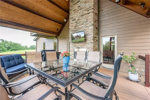 Exterior - 2780 Ipnar Rd, Irwin, PA 15642 photo 7 of 11