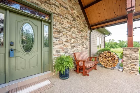 Exterior - 2780 Ipnar Rd, Irwin, PA 15642 photo 5 of 11