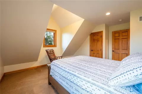 Bedroom - 2780 Ipnar Rd, Irwin, PA 15642 photo 5 of 6