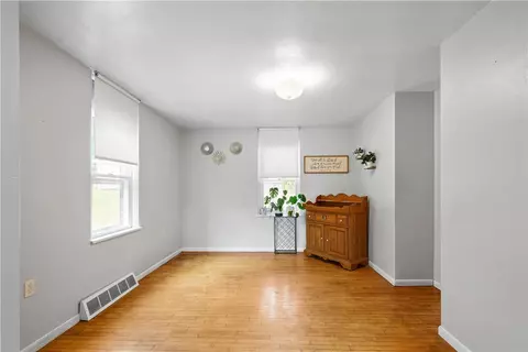 2102 Vodeli St, Pittsburgh, PA 15216 photo 9