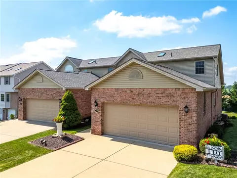 110 E Country Barn Rd, Houston, PA 15342