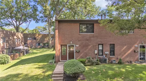 3616 Allendale Cir, Pittsburgh, PA 15204