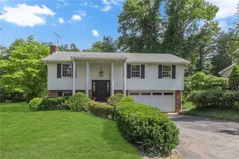 231 W Shaffer Rd, Aliquippa, PA 15001