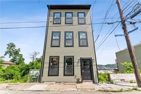 2101 Eggers St, Pittsburgh, PA 15212