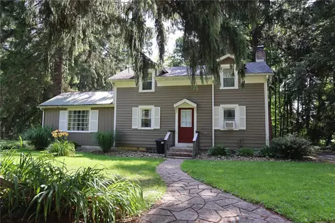 1638 Lake Rd, Mercer, PA 16137